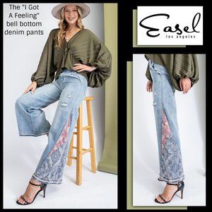EASEL “I Got A Feeling” Light Denim Boyfriend Jeans Patchwork Details Flared Leg